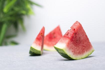 梦见有人请你吃瓜,瓜香四溢的神秘邀请