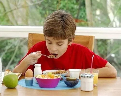 吃瓜站着吃躺着吃转圈吃,站着吃、躺着吃、转圈吃，揭秘吃瓜新姿势