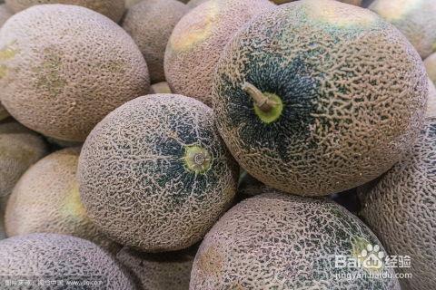 吃哈密瓜怎么挑选皮薄的,轻松识别皮薄口感佳