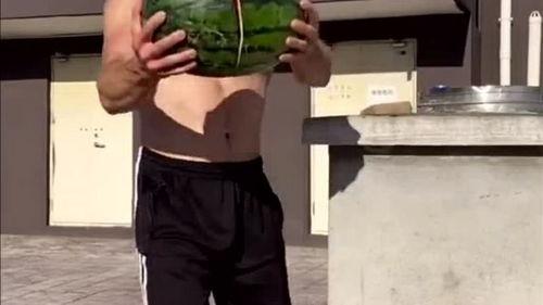 吃瓜格斗,一场舌尖上的美食对决