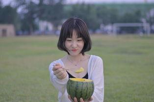 夏日吃瓜女孩壁纸