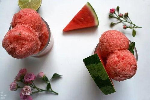 雪吃瓜图片,冬日里的悠闲时光